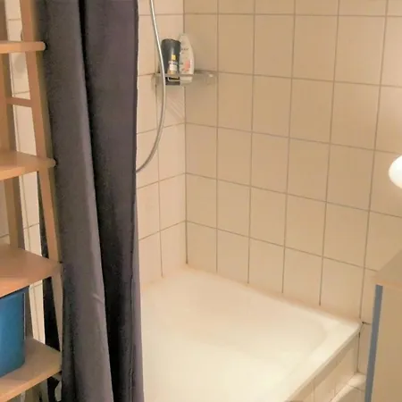 Gemuetliche Wohnung Mit 3 Boxspringbetten + Wlan 아파트