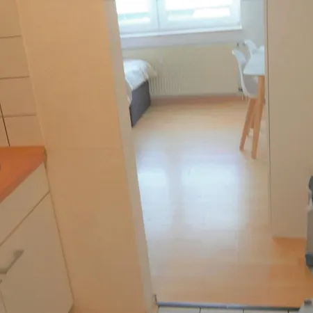 아파트 Gemuetliche Wohnung Mit 3 Boxspringbetten + Wlan *